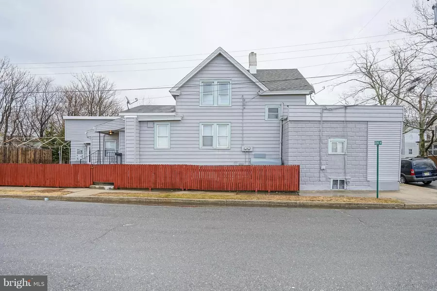 65 ROOSEVELT ST, Paulsboro, NJ 08066