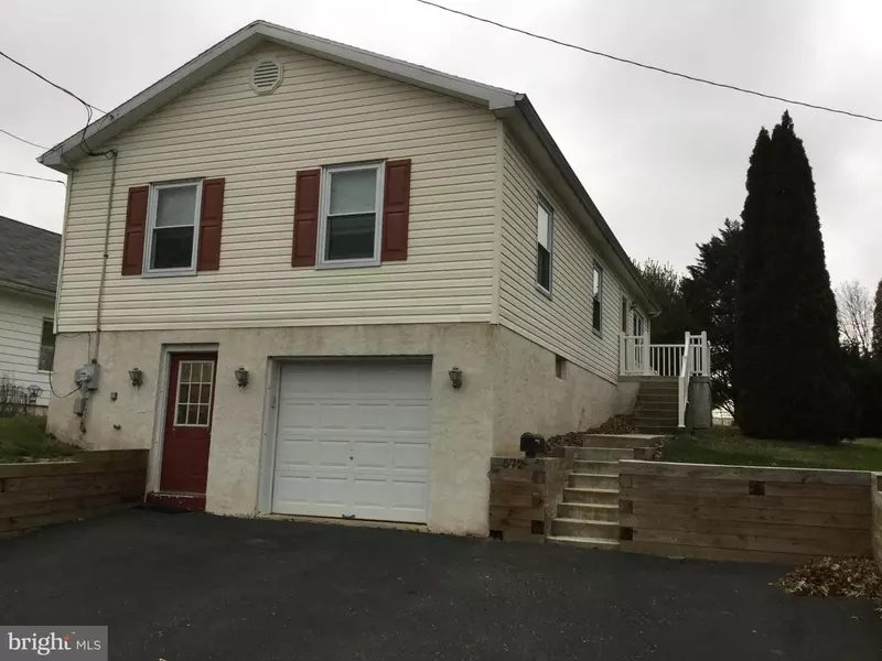 572 DOTTS ST, Pennsburg, PA 18073