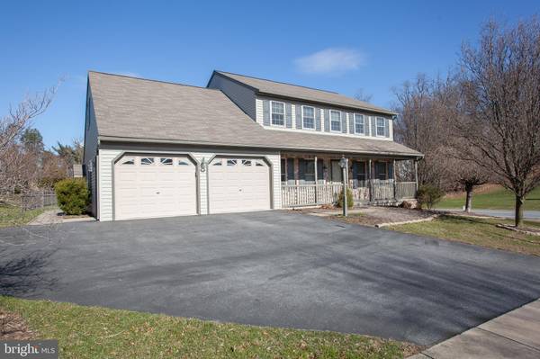 3 OLDE FORGE DR, Elizabethtown, PA 17022