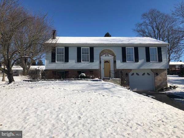 36 FARMINGTON DR, York, PA 17407