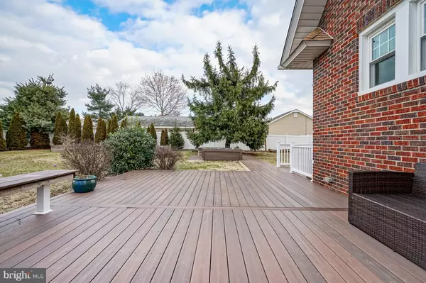 Gibbstown, NJ 08027,123 S POPLAR ST