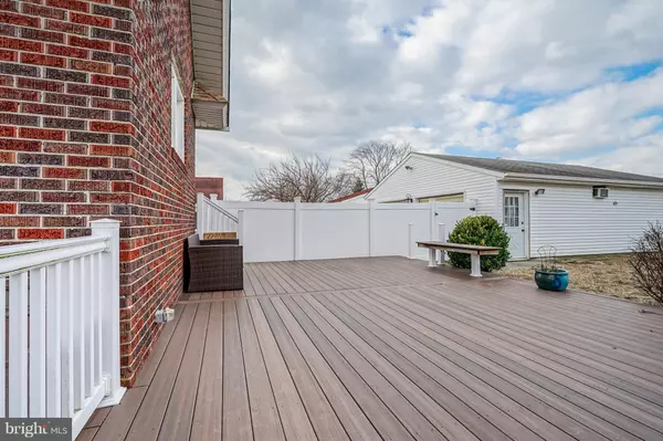 Gibbstown, NJ 08027,123 S POPLAR ST