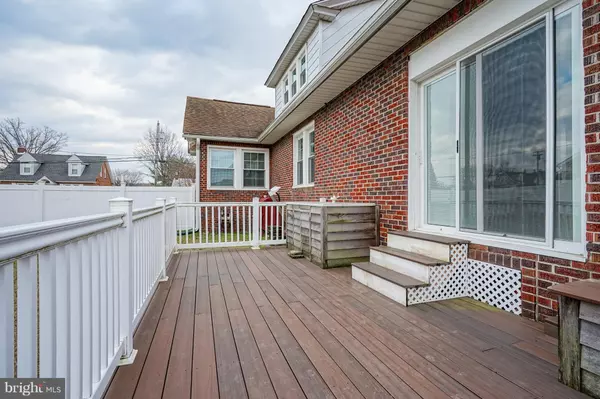 Gibbstown, NJ 08027,123 S POPLAR ST