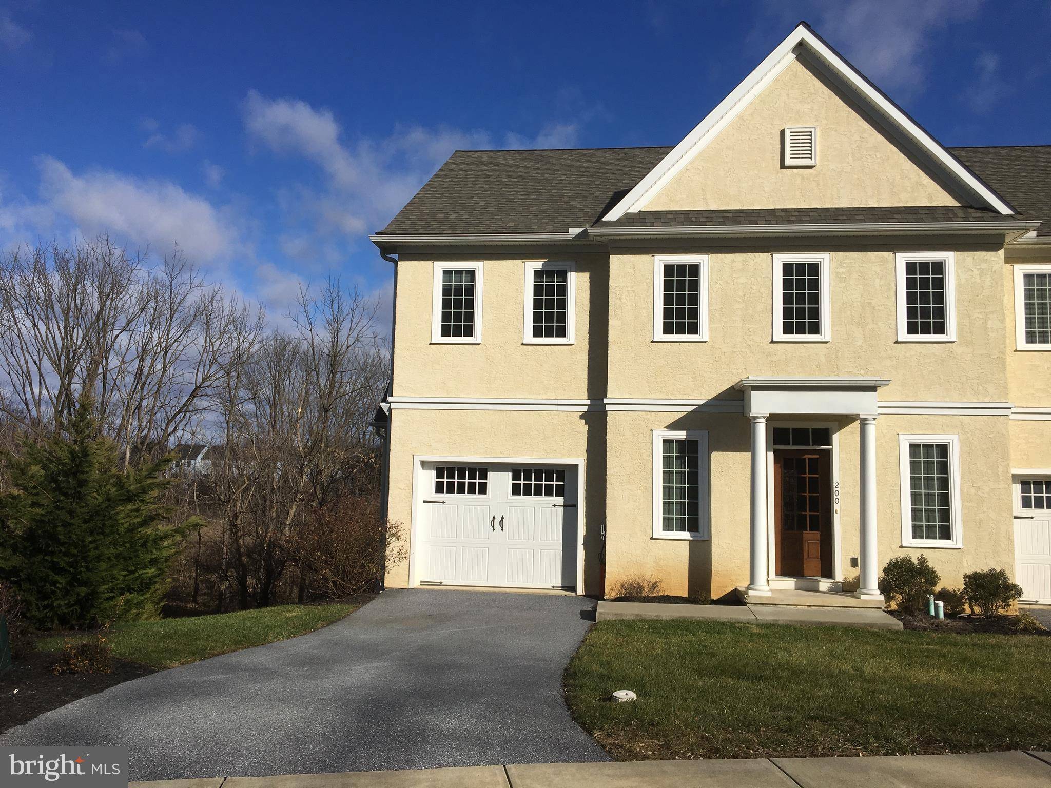 200 LANDON WAY, Lancaster, PA 17601