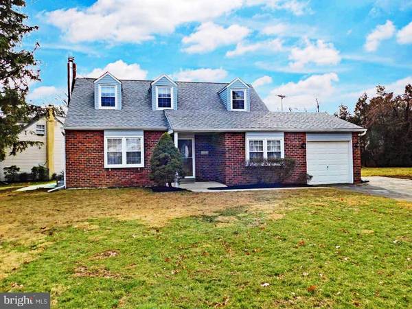 402 WENDY RD, Southampton, PA 18966