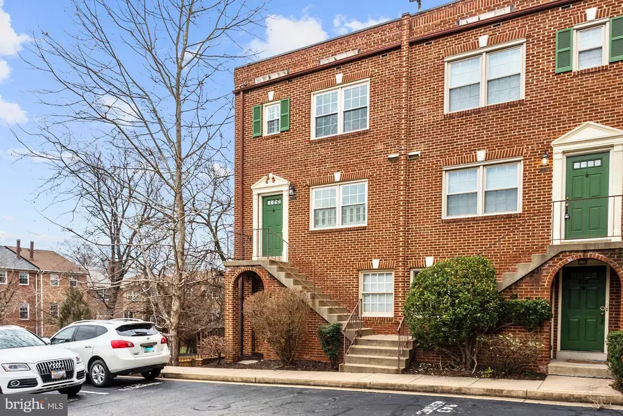 933 S SCOTT ST #2, Arlington, VA 22204