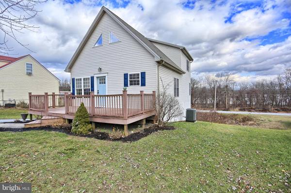 609 HILL POINT DR, Etters, PA 17319