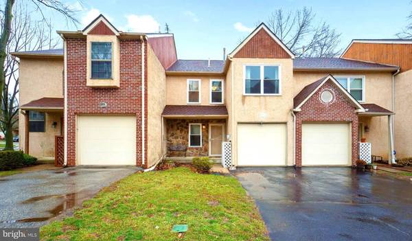 25 FORSYTHIA CT, Lafayette Hill, PA 19444