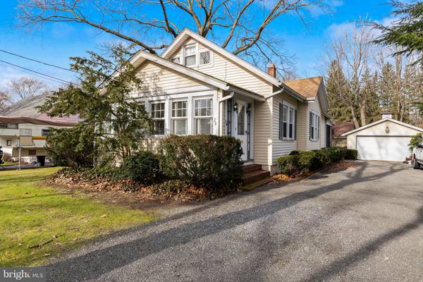 28 SHERWOOD, Hamilton, NJ 08619