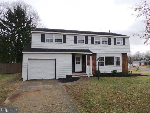 1 DOGWOOD LN, Blackwood, NJ 08012