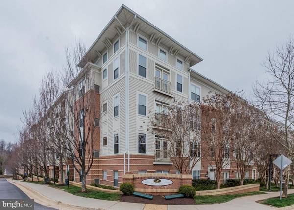 9480 VIRGINIA CENTER BLVD #318, Vienna, VA 22181