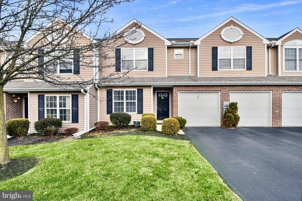 102 PEREGRINE LN, Hummelstown, PA 17036