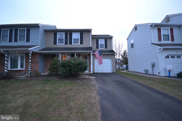 11 STEEPLECHASE CIR, Horsham, PA 19044