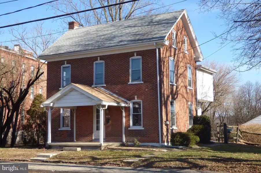 348 MAIN ST, Red Hill, PA 18076