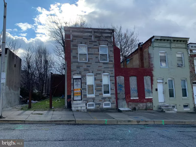 2039 E OLIVER ST, Baltimore, MD 21213