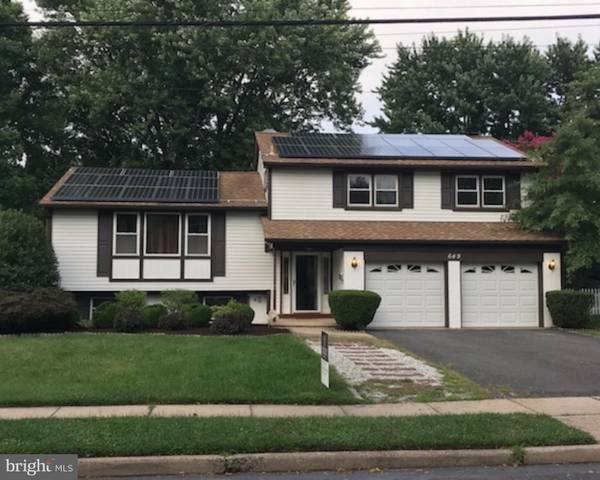 649 GUILFORD RD, Cherry Hill, NJ 08003