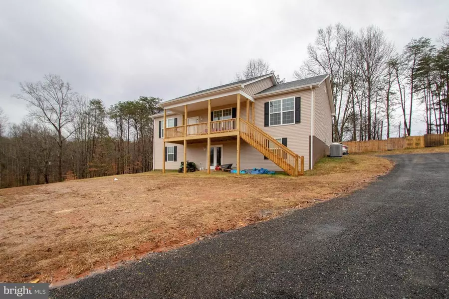 1179 FORD AVE, Stanardsville, VA 22973