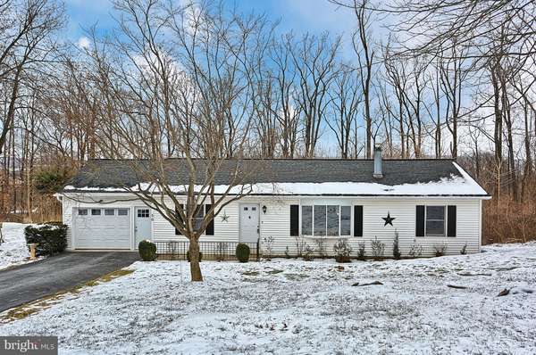 50 CARDINAL DR, Etters, PA 17319