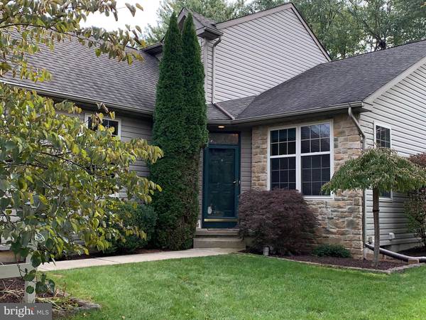 3215 VILLAGE DR, Center Valley, PA 18034