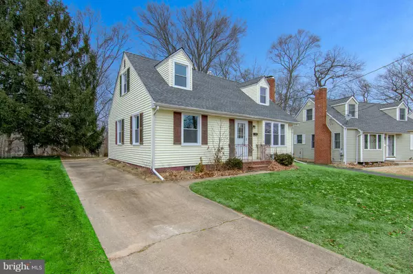 Hamilton, NJ 08620,8 MIDDLETON DRIVE