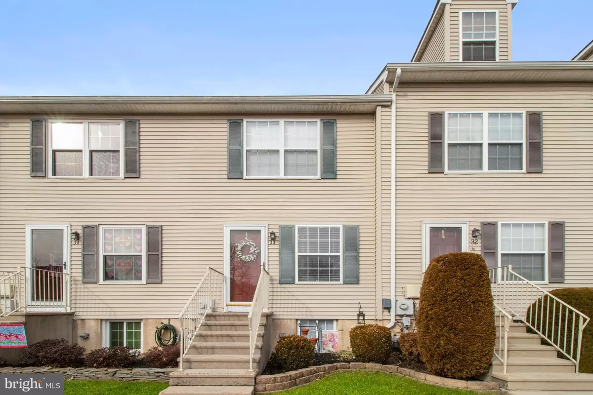 Langhorne, PA 19047,33 CARRIAGE KNOLL CT