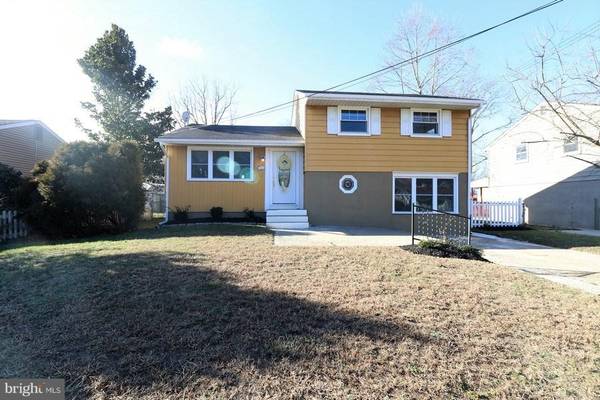 212 E WINTHROP AVE, Clementon, NJ 08021