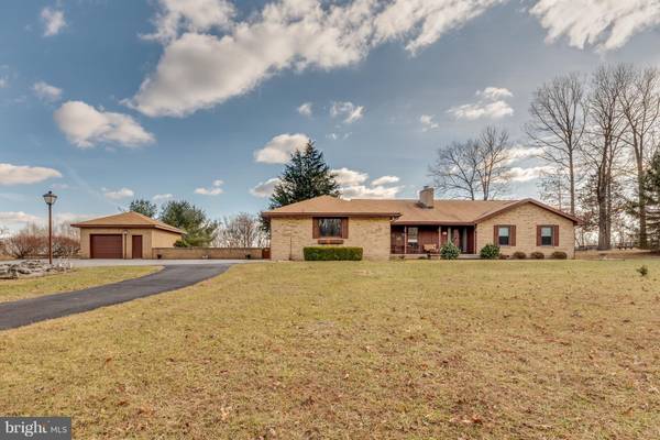 2744 MOUNTAIN LAKE, Hedgesville, WV 25427