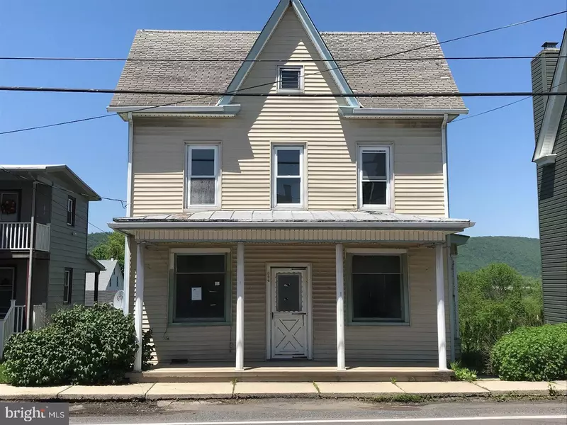 604 E MAIN ST, Hegins, PA 17938