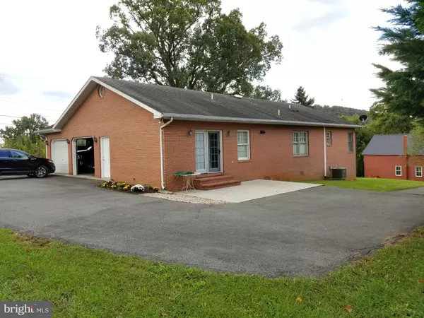 Hedgesville, WV 25427,109 POTATO HILL RD