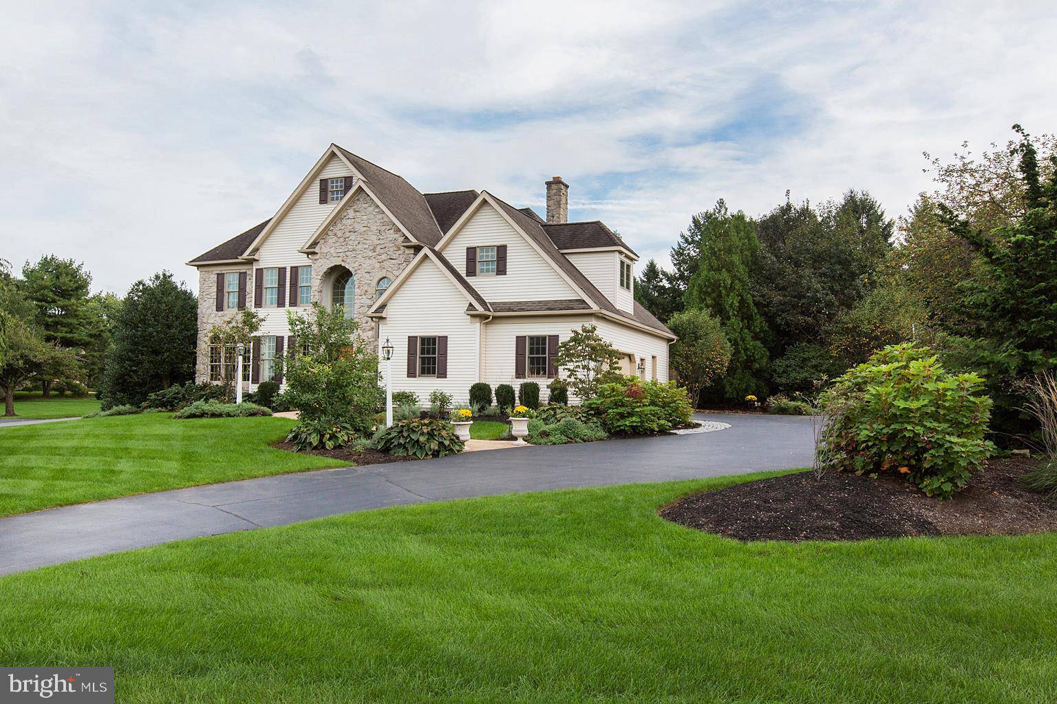 Lancaster, PA 17601,2108 MALLARD DR