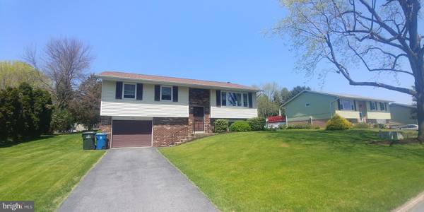 343 CARAWAY DR, Mountville, PA 17554