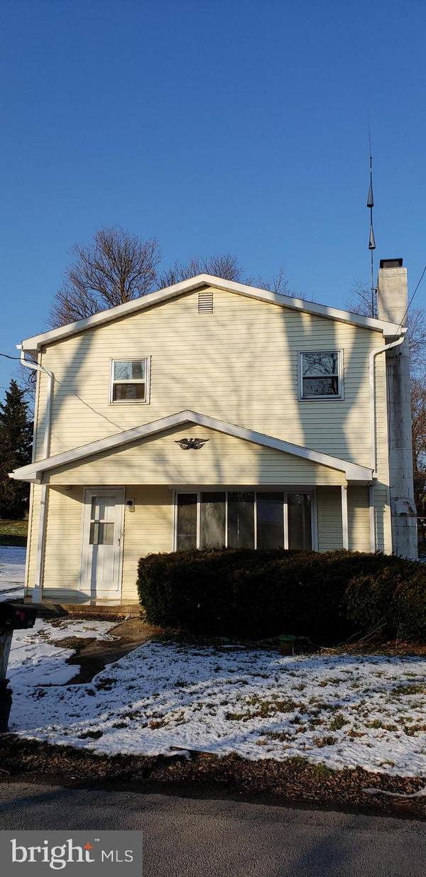 541 CONODOGUINET AVE, Carlisle, PA 17015