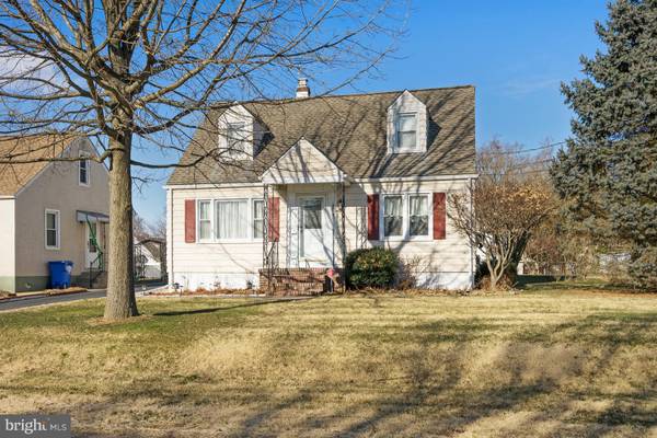 3 PINE AVE, Bordentown, NJ 08505