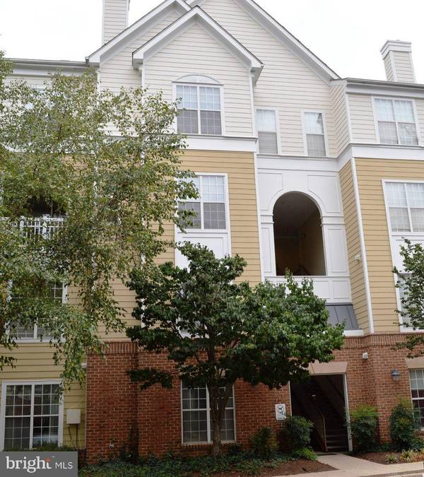 2203 WESTCOURT LN #301, Herndon, VA 20170