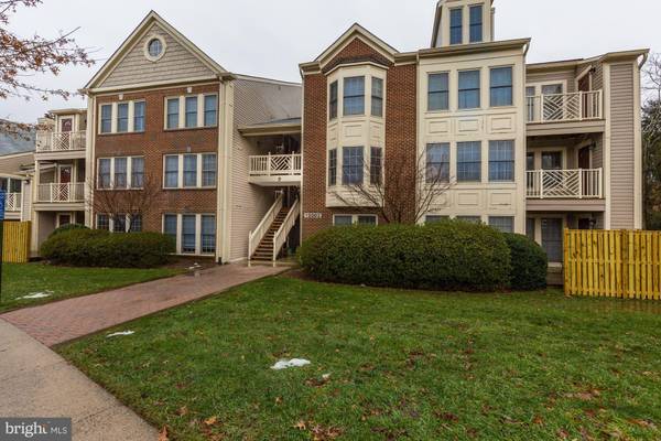 12003 RIDGE KNOLL DR #801B, Fairfax, VA 22033