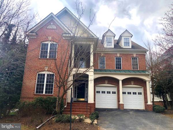 9137 MOONSTONE DR, Fairfax, VA 22031