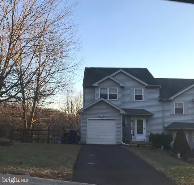 306 REVERE CT., Coatesville, PA 19320