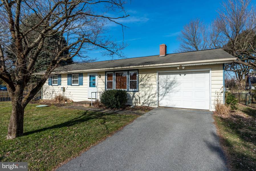 9 ELIZABETH AVENUE, Leola, PA 17540