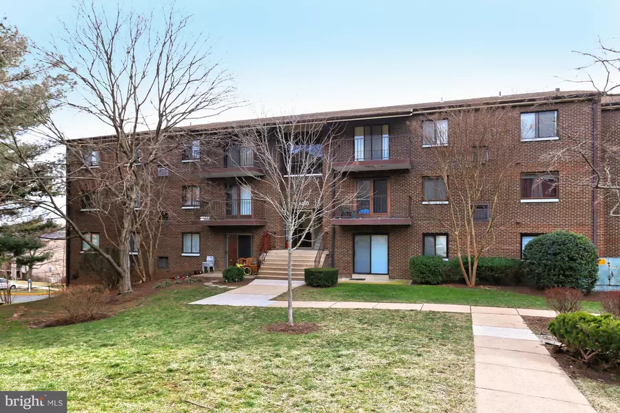 6250 EDSALL RD #403, Alexandria, VA 22312