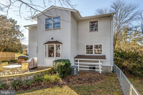 Vienna, VA 22180,8346 CARNEGIE DR