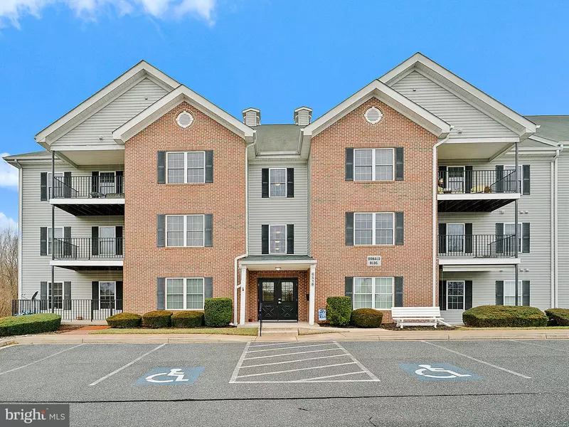 6516 RIDENOUR WAY EAST #2D, Sykesville, MD 21784