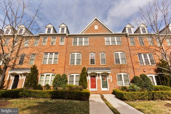 3515 S FOUR MILE RUN DR, Arlington, VA 22206