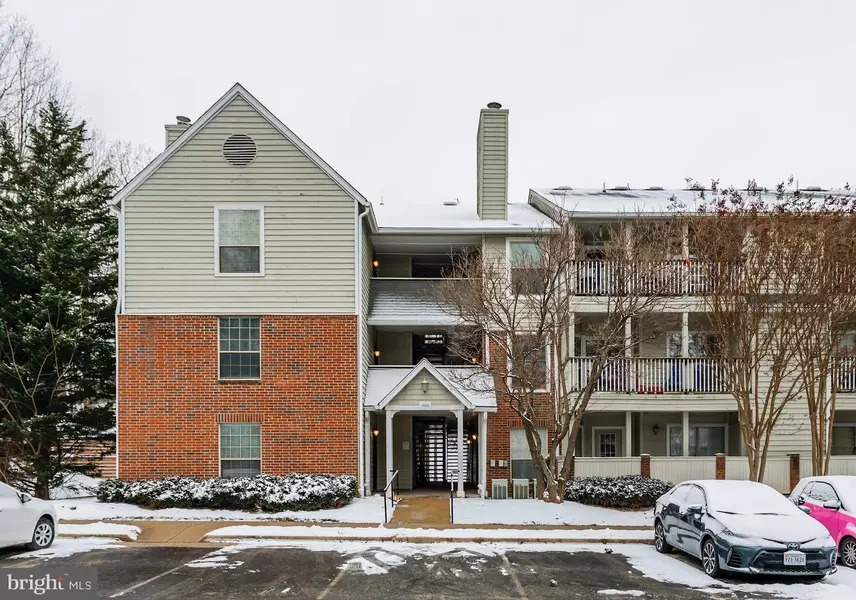 3918 PENDERVIEW DR #421, Fairfax, VA 22033