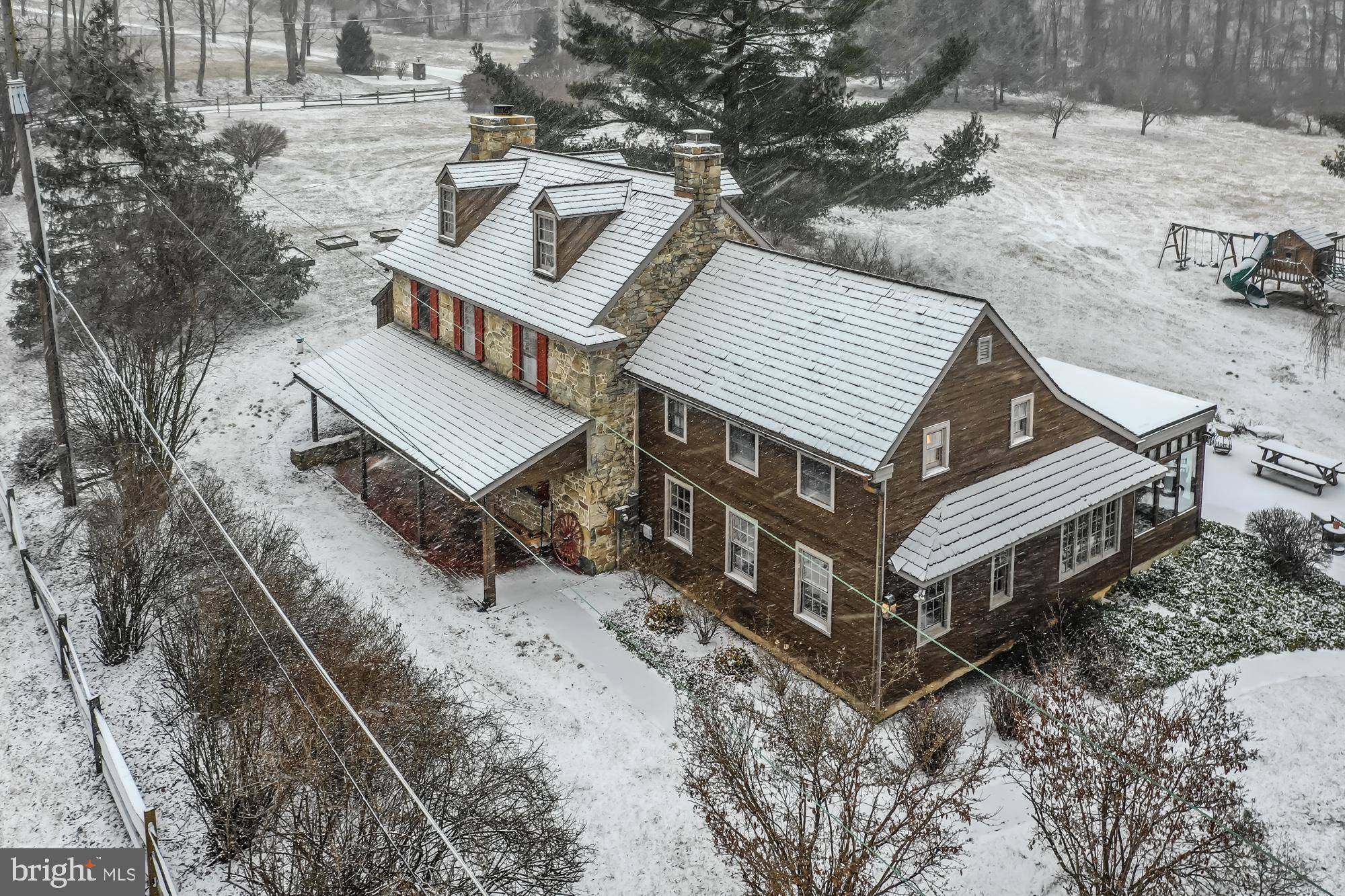 11 DAMPMAN RD, Elverson, PA 19520