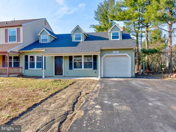 37 WYNNEWOOD DR, Voorhees, NJ 08043