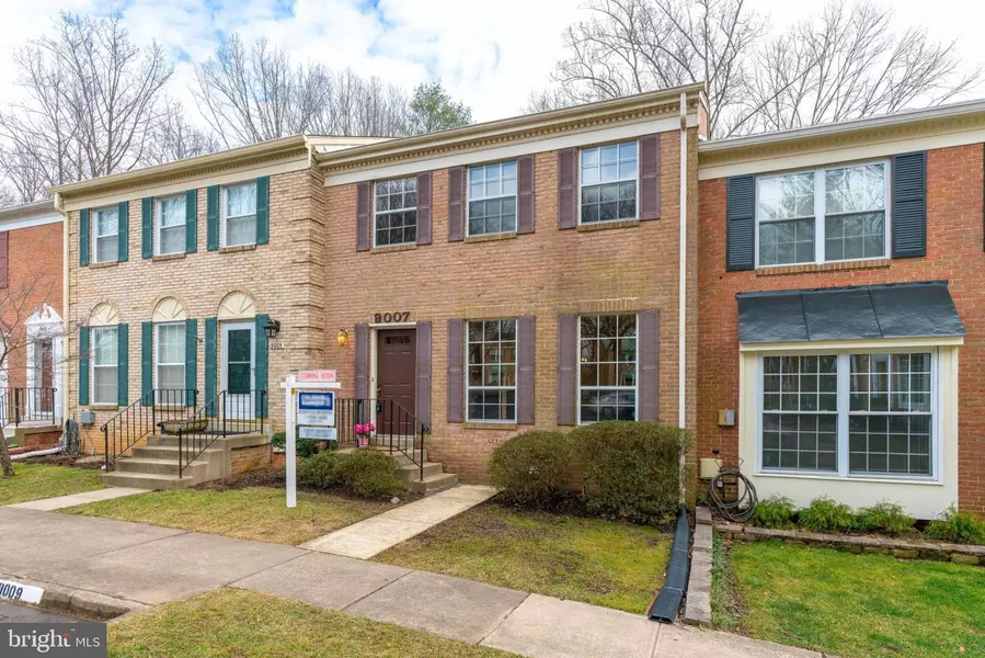 9007 FOX GRAPE LN, Springfield, VA 22152