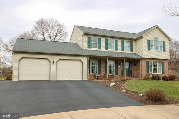 7 APPLE DR, Lititz, PA 17543