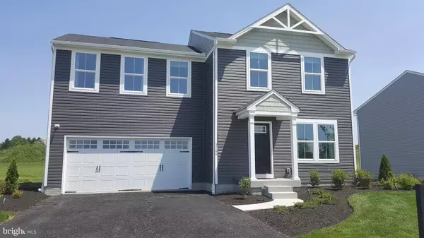 3245 PEBBLE RUN DR, Dover, PA 17315