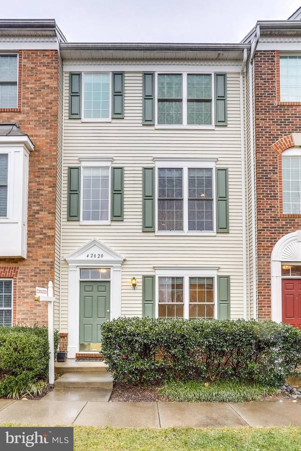 42820 LONGWORTH TER, Chantilly, VA 20152