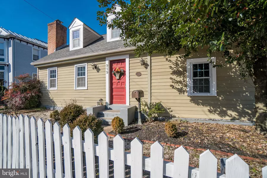 919 HANOVER ST, Fredericksburg, VA 22401